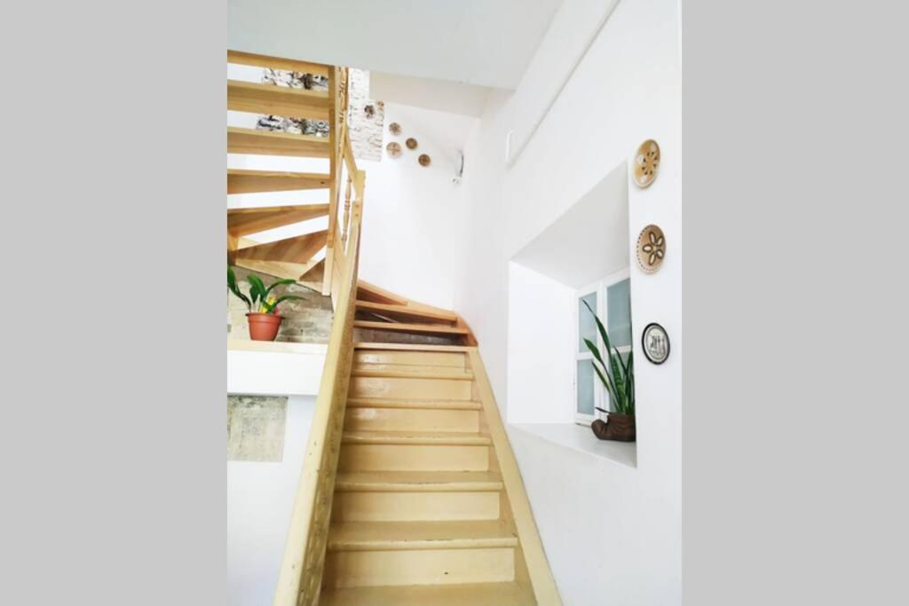 Private Sauna & 4 Bedrooms Old Town Rooftop Apartment *